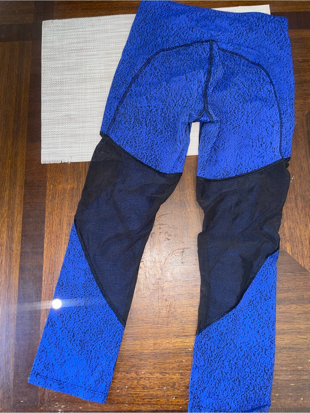 Lululemon Women’s Size 4 Blue Black Cropped Capri Leggings Colorblock Athletic
